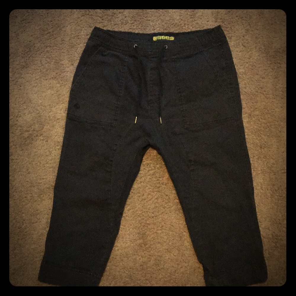 Tilly’s “CRASH” | Jogger Shorts Over The Knee
